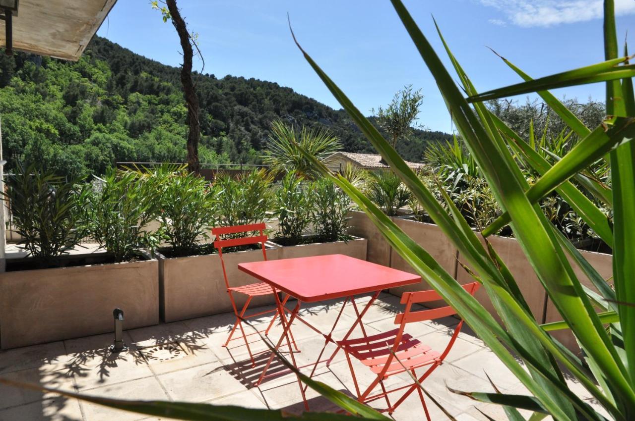 Вилла Les Terrasses De La Roque-Alric Экстерьер фото