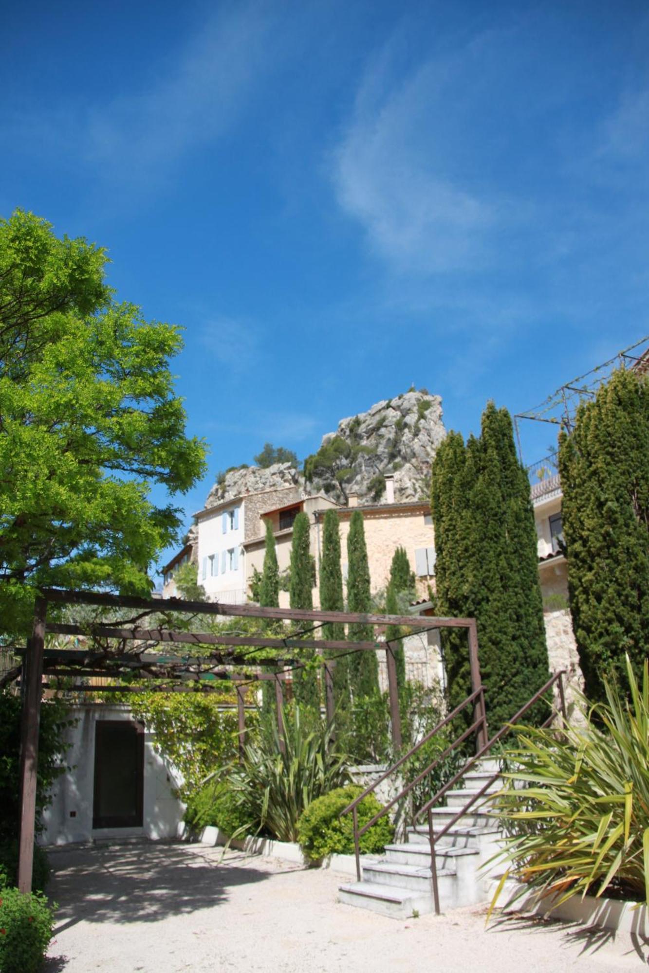 Вилла Les Terrasses De La Roque-Alric Экстерьер фото